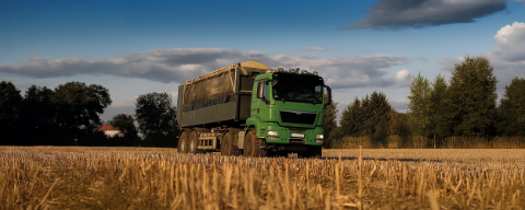 Web banner van Aeolus Agrotruck op veld