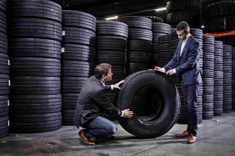 Welche Felge gehört zu welchem LKW-Reifen?