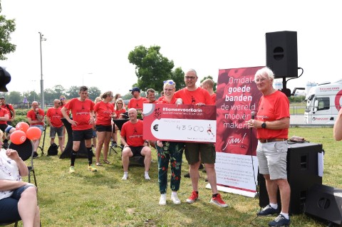 Heuver sammelt 43.500 € für die Aktion #SamenvoorKarin